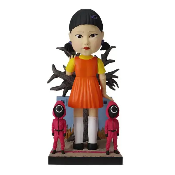 Royal Bobbles Squid Game - Young-Hee Doll 8" With Guards 1