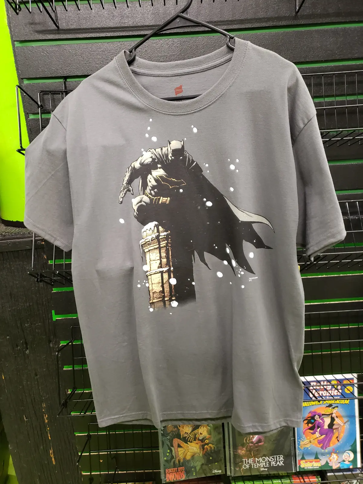 Snowing Batman Shirt Size L 1