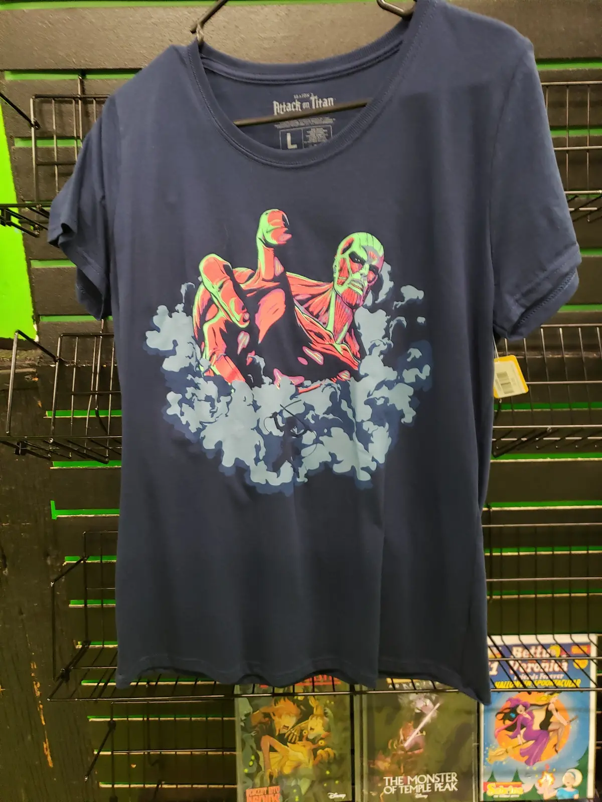Loot Crate Attack On Titan T-Shirt Size L 1