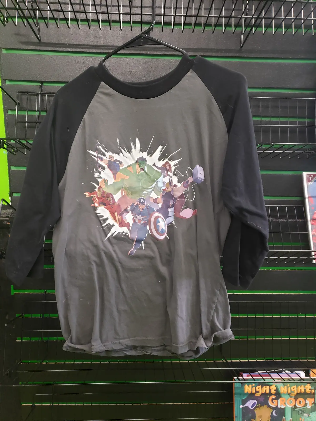 Avengers 3/4 Sleeve T-Shirt Size M 1