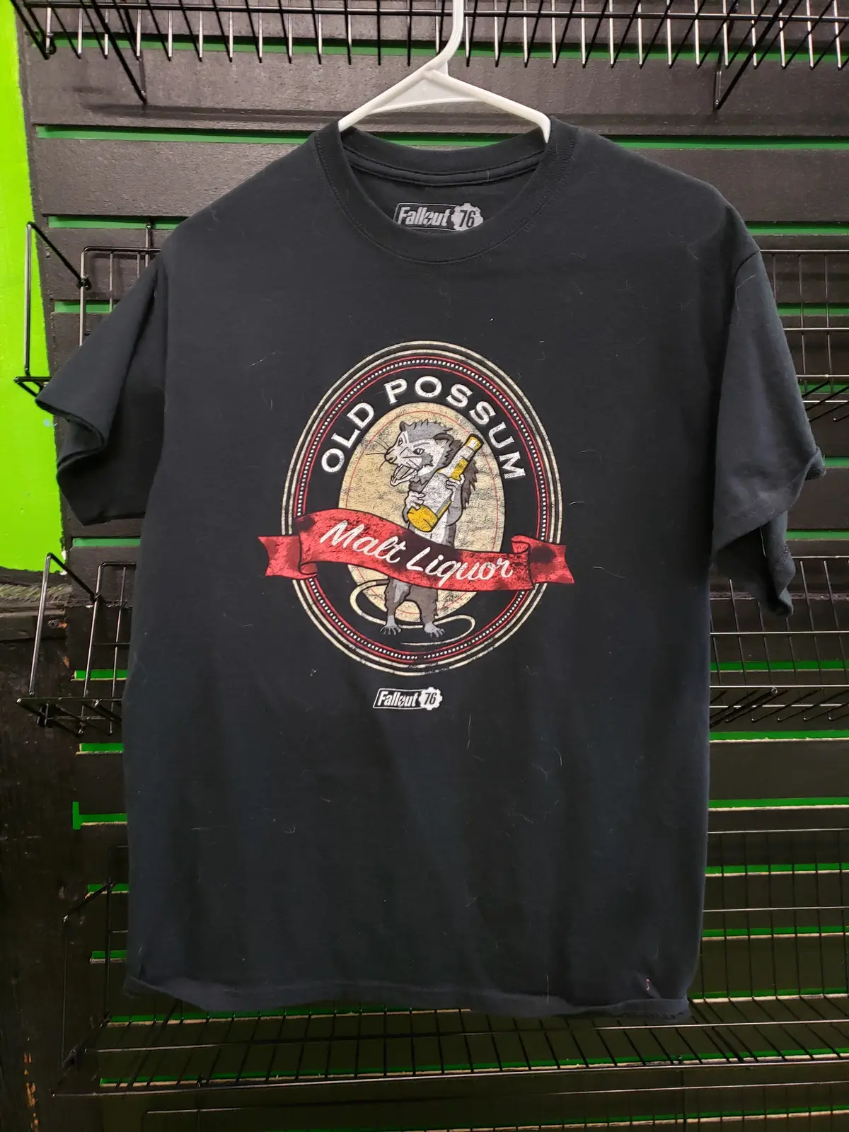 Fallout 76 Old Possum Malt Liquor Shirt Size M 1