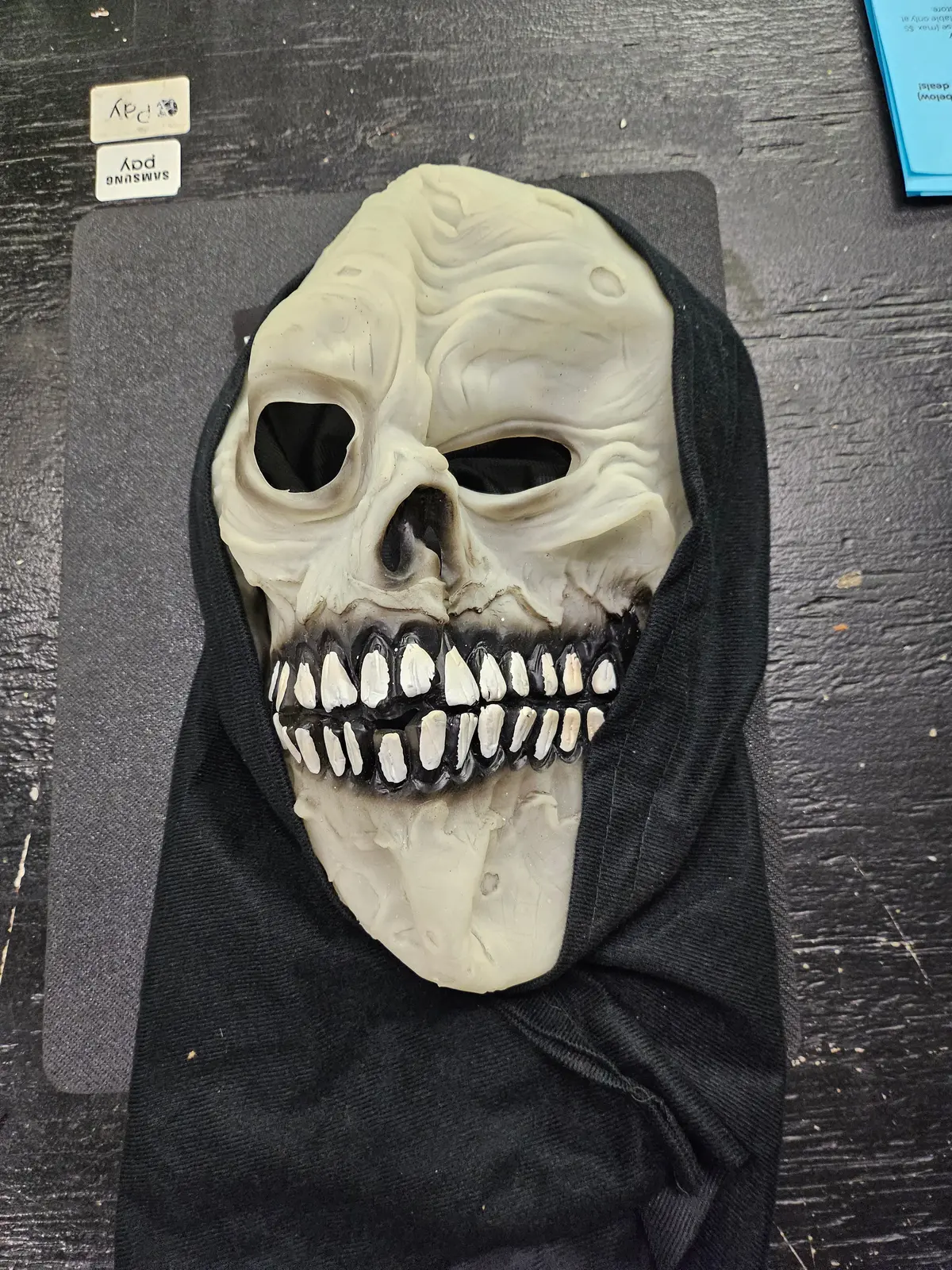 Glow In The Dark Horror Mask 1
