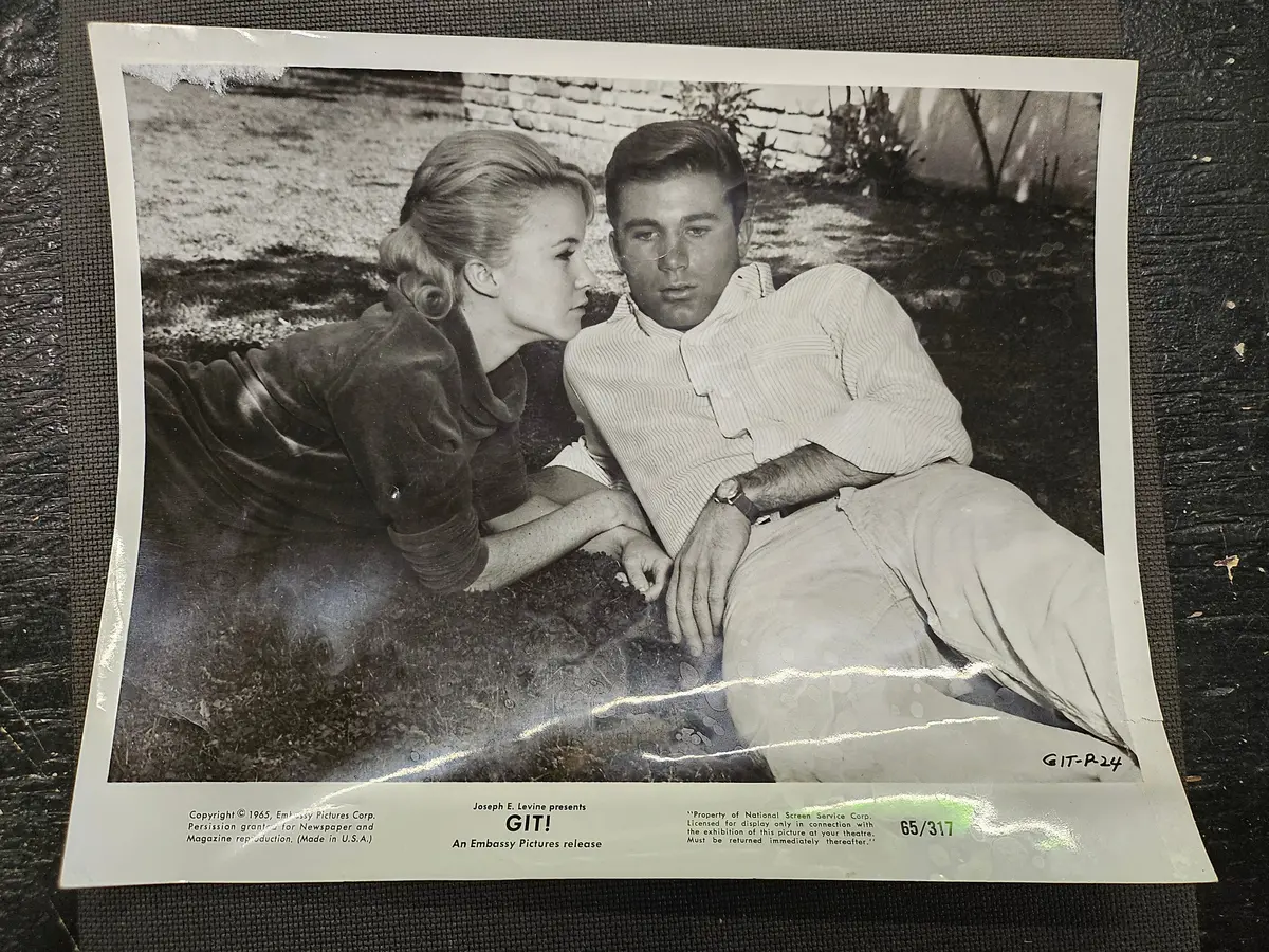 "Git!" Press Photo Set 1